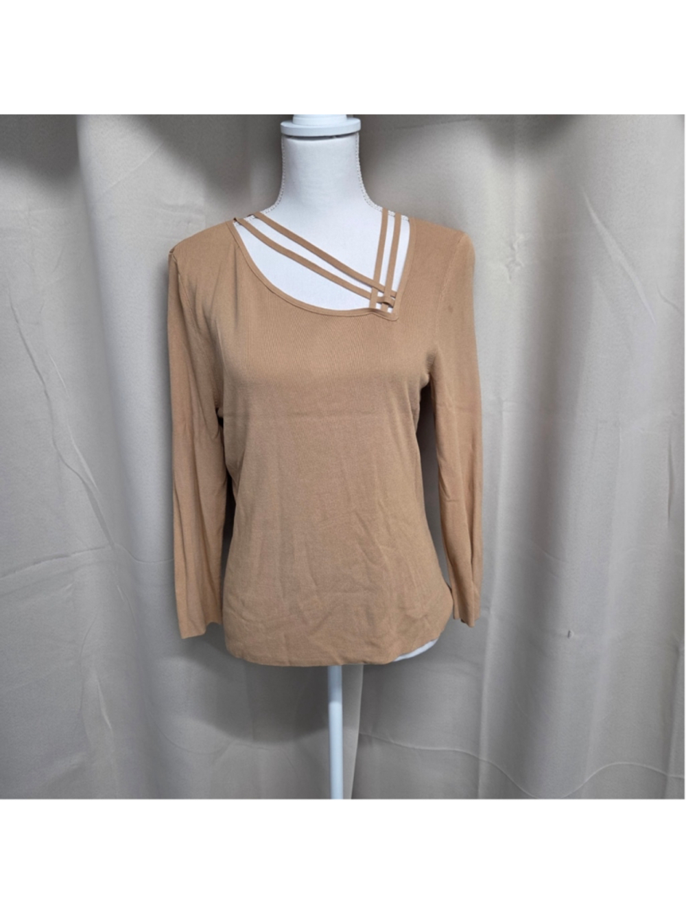 Versailles Tan Women's Top Downtown Chic y2k Nuetral Academia